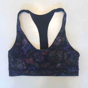 Lululemon sports bra, size 6, barely used